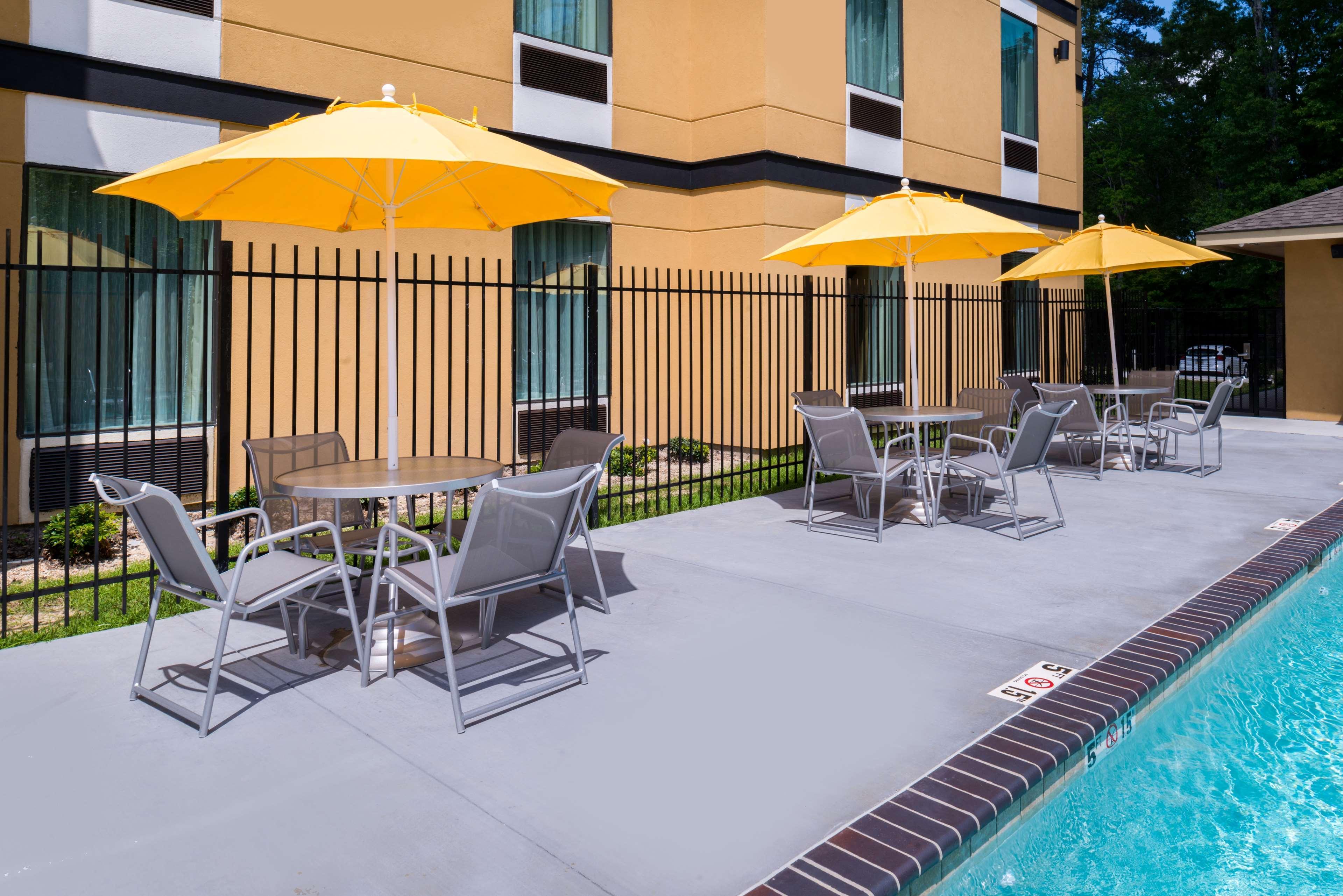 Best Western Plus Regency Park Walker Extérieur photo