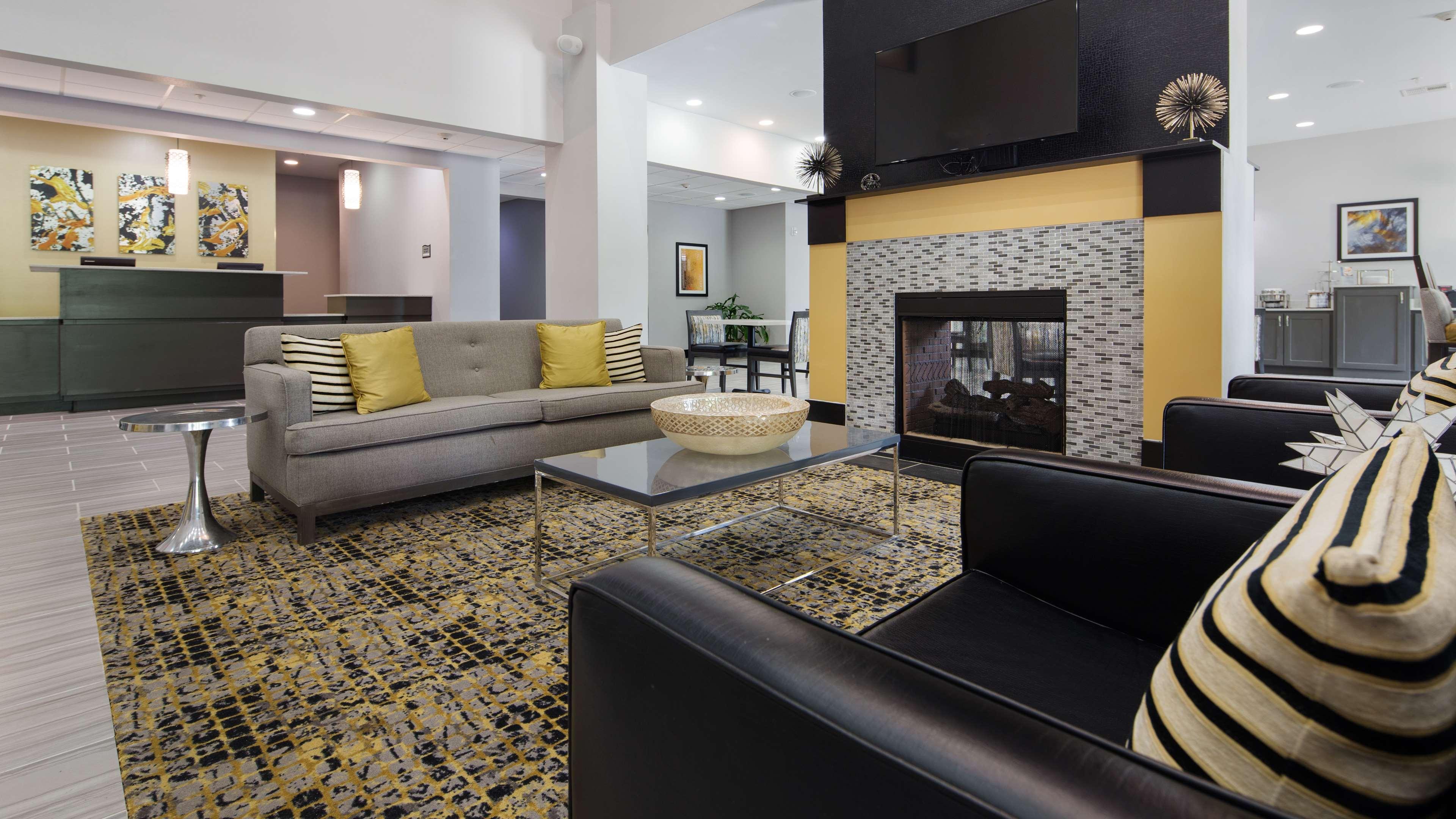 Best Western Plus Regency Park Walker Extérieur photo